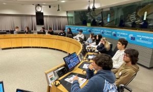 Els guanyadors dEuropa Jove i Què és per a tu Europa? visiten les institucions europees a Brussel·les