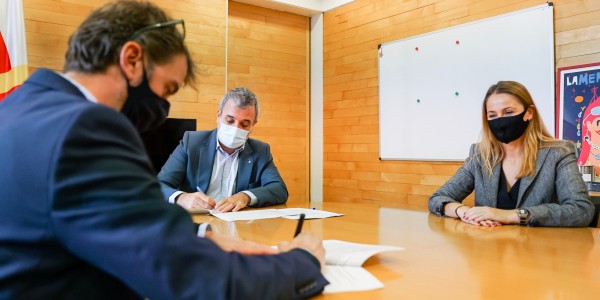 L'Ajuntament de Barcelona i la Fundació Catalunya Europa signen un conveni per difondre el Programa Llegat Pasqual Maragall